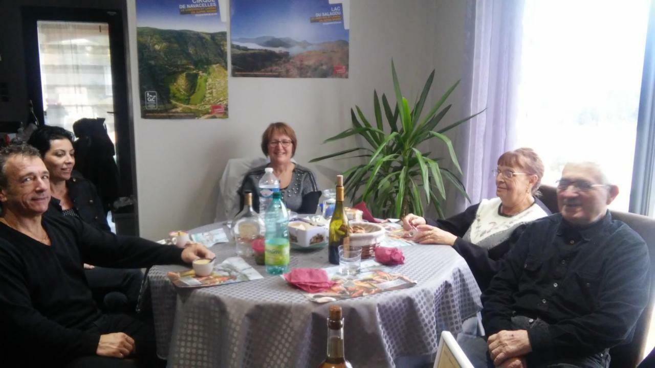 Lodève L'Auberge Du Mazet מראה חיצוני תמונה